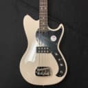 G&L Tribute Fallout Short Scale Bass - Olympic White