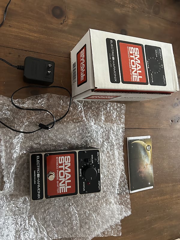 Electro-Harmonix Small Stone EH4800 Phase Shifter | Reverb Canada