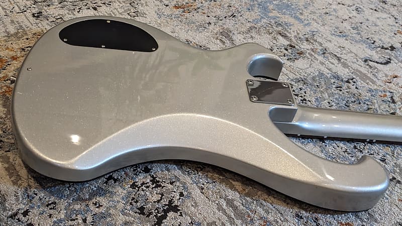 Grass Roots G-P-48 エレキベース ピエロ kohtaモデル レア】Grass Roots G-P-48 シルバー ピエロ kohtaモデル - メルカリ