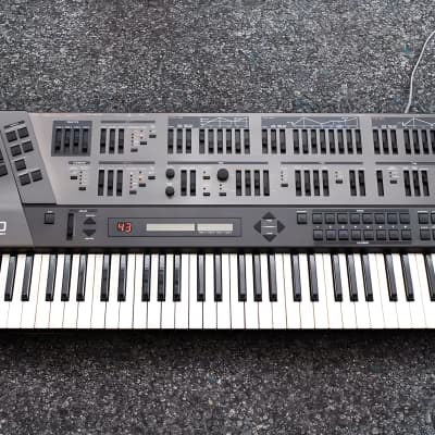 Roland JD-800 61-Key Programmable Synthesizer image 2