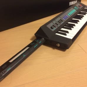 YAMAHA KX5 Keytar w/ Hard Case - FREE Shipping!! | Reverb