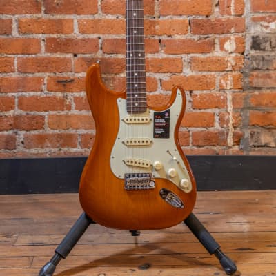 Fender American Performer Stratocaster - Honey Burst image 1