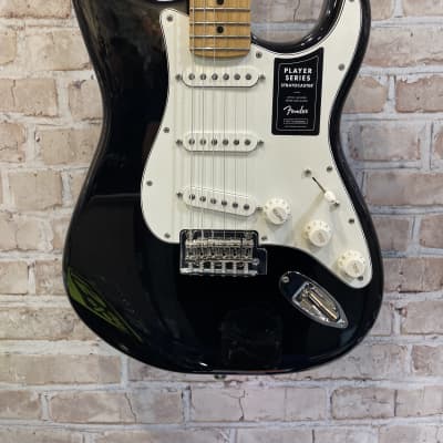 Fender Player Stratocaster with Maple Fretboard - Black (King Of Prussia, PA) image 2