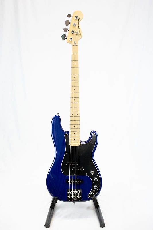 Fender Deluxe Active Precision Bass with Maple Fretboard 2020 - 2021 - Sapphire Blue Transparent image 1