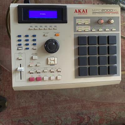Akai MPC2000XL MIDI Production Center 2000 - 2005 - Grey