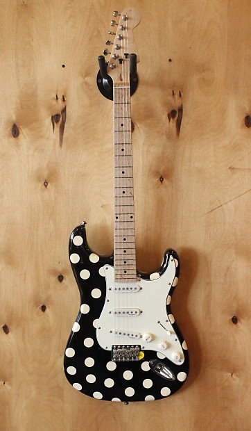 Fender buddy guy polka online dot stratocaster