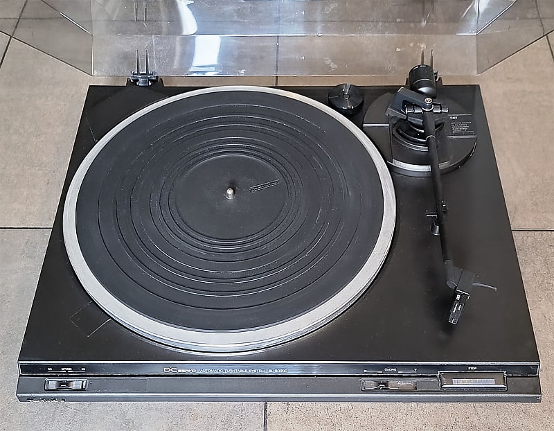 Vintage Technics SL-BD20D DC Servo Semi Auto Belt Drive Turntable  			