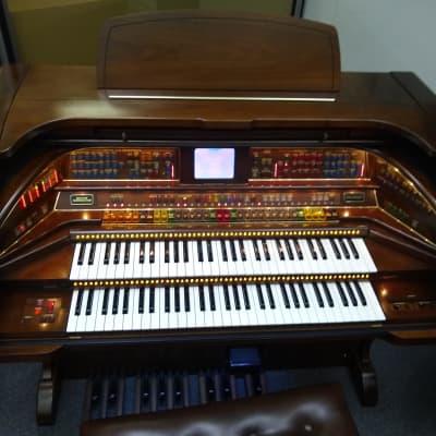 Lowrey Rhapsody Organ image 1