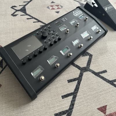 Fractal Audio FM9 Turbo w/ EV-1 Expression Pedal 2022 | Reverb