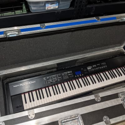 Roland RD700SX 88 Key Digital Stage Piano 2000-2005