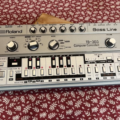 Roland TB-303 Bassline Synthesizer Module 1981 - 1984 - Silver