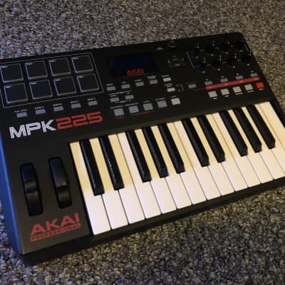 Akai MPK225 MIDI Keyboard Controller