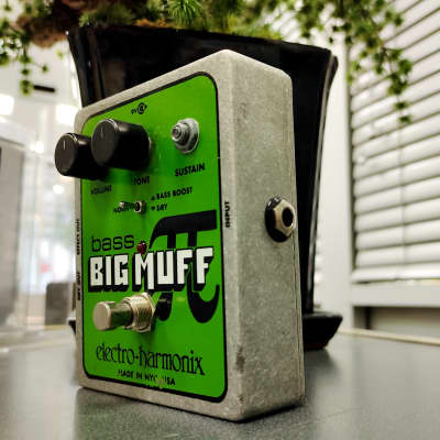 Electro-Harmonix Bass Big Muff Pi Distortion / Sustainer 2008 - Present - Green image 2