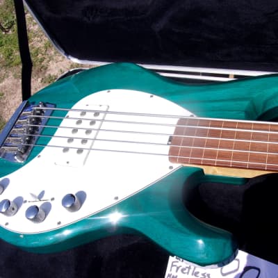 2000 Original Music Man String Ray 5, Rare Fretless Bass, beautiful striking blue finish, hard case image 3