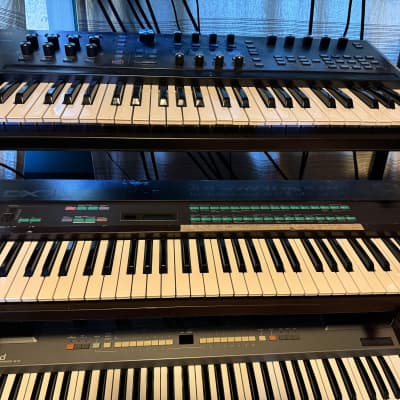 YAMAHA SYNTHE DX7 OCCASION PREMIERE VERSION AVEC ETUI ET CASSETTES