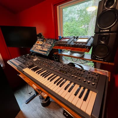 Roland JP-8000 49 key Synth - Trance, Super Saw, and 90s Galore!