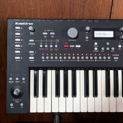 Elektron Analog Keys 37-Key 4-Voice Analog Synthesizer w Elektron Analog Keys 37-Key 4-Voice Analog Synthesizer w