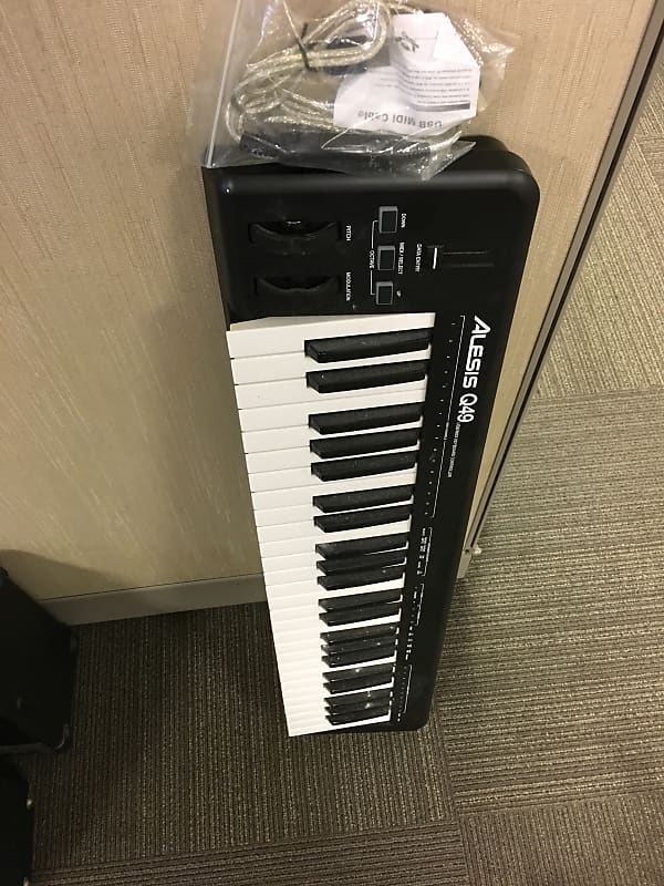 Alesis Q49 MIDI Keyboard Controller (for parts/as is) image 1