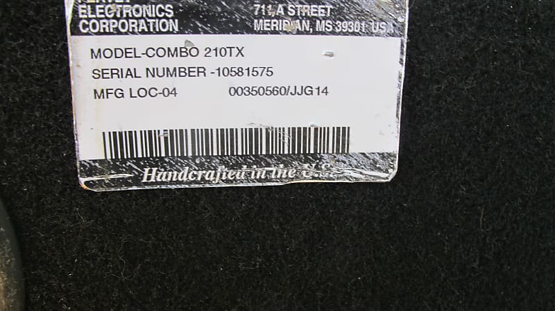 PEAVEY COMBO 210TX キャビネットに改造済み　引取り限定！！ PEAVEY COMBO 210TX キャビネットに改造済み 引取り限定！！ ベース