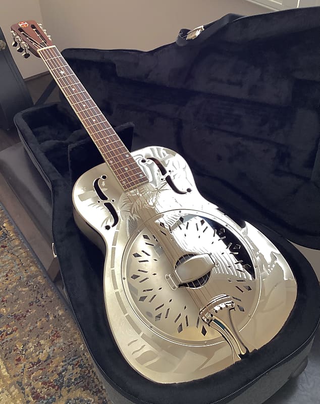 Concert Ukulele, Polished Nickel - Republic Guitars