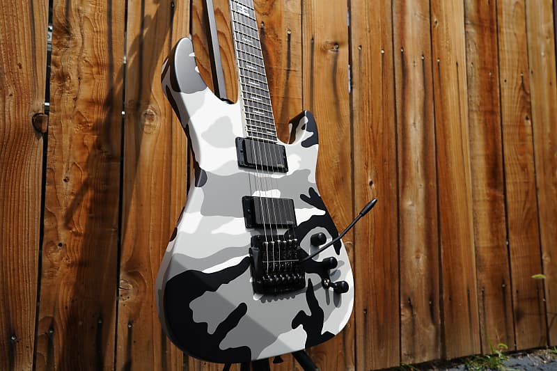ESP Jeff Hanneman アーバンカモ 初期型 ESP Jeff Hanneman Urban Camo (2007) - Guitar Compare