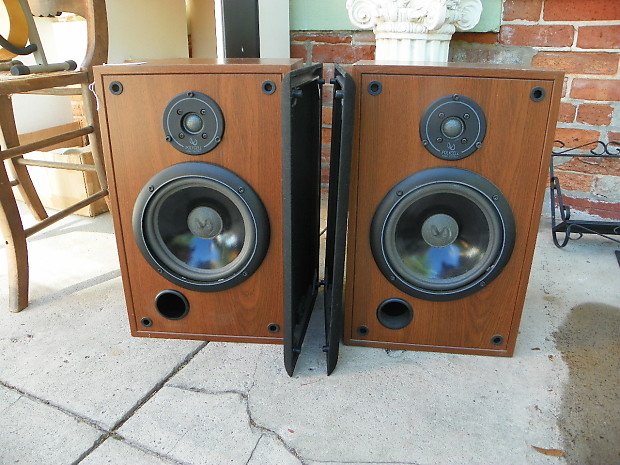 Infinity SM 82 Stereo Speaker Pair Set