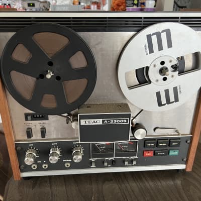 Fostex R8 8-Track Reel-To-Reel Analog Tape Recorder