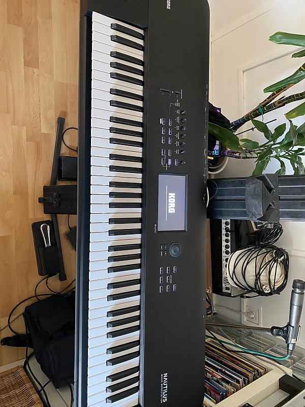 Korg Nautilus 73-Key Music Workstation 2025 - Black image 1