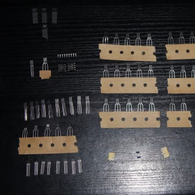 Toshiba c1815GR Re-303 rare parts kit (2sa733AP, x0xb0x, xoxbox) + 24 ALPS Tact switches