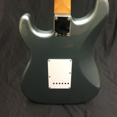 Fender Vintera 60’s Stratocaster - Ice Blue Metallic image 4