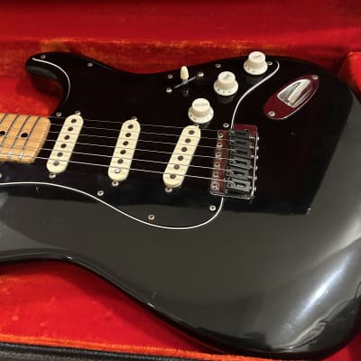 Vintage Fender Stratocaster  1975-1976  Tuxedo Black image 4