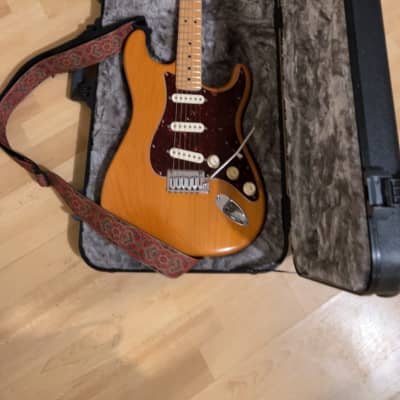 Fender American Deluxe Stratocaster with Maple Fretboard 2011 - 2013 - Amber for sale
