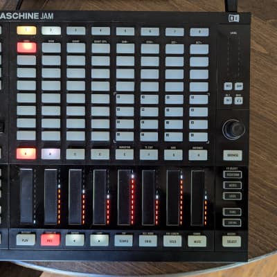 Native Instruments MASCHINE JAM Production & Sequencing