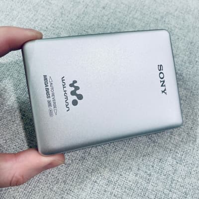 Sony EX631 Walkman Cassette Player, Near Mint Silver, Working ! image 3