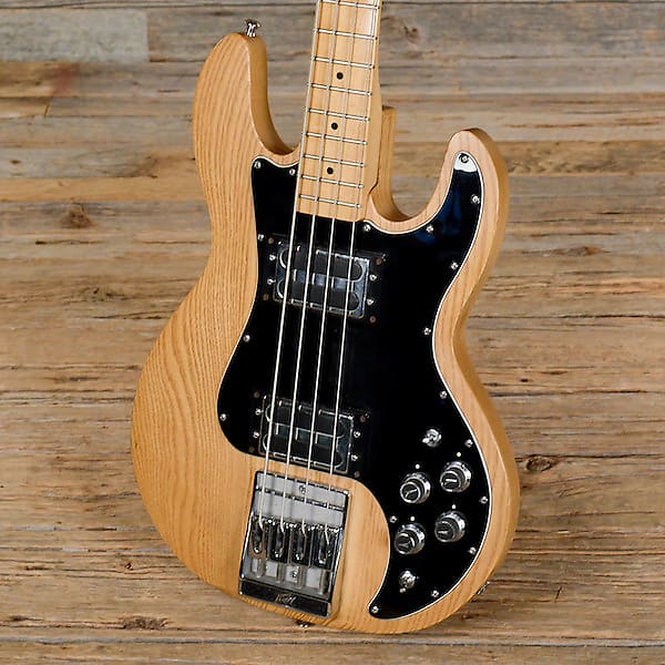 Peavey T-40 Bass Guitar image 3