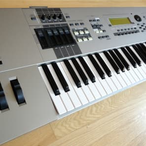 Yamaha Motif 6 Digital Sampling Synthesizer Workstation Keyboard w