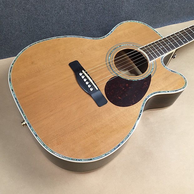 Greg Bennett OM-8CE Orchestra Cedar Top Rosewood Body