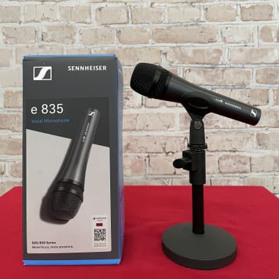 Sennheiser e835 Handheld Cardioid Dynamic Vocal Microphone (Sarasota,FL)