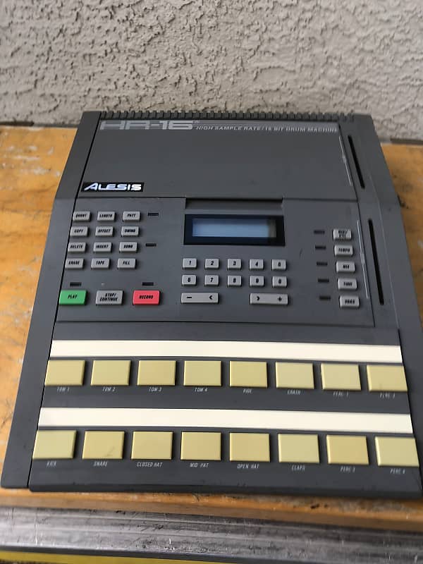 Vintage Alesis HR16 Drum Machine Reverb