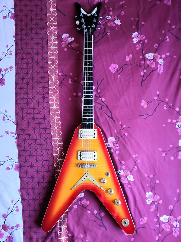 Dean Flying V 35th anniversary 2012 - Flame Maple Top