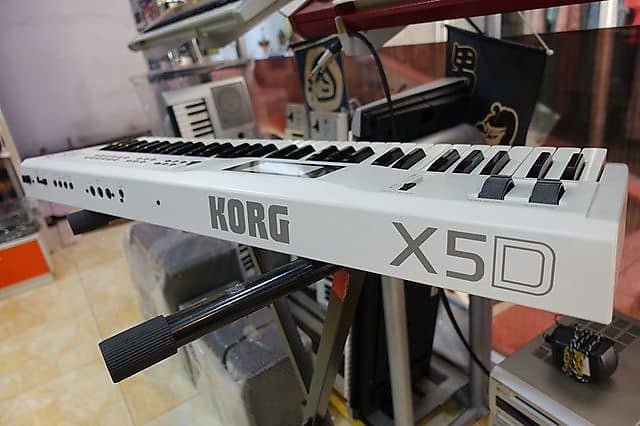 KORG X5D (rare original white version)