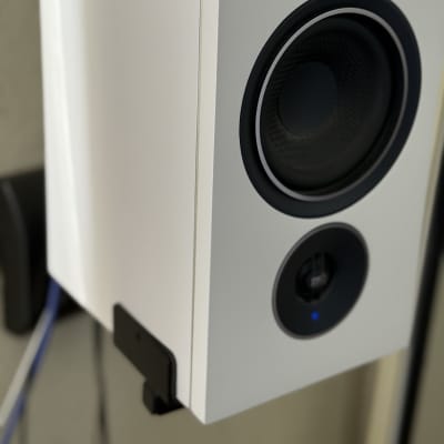 PSB Alpha IQ's 2024 - White image 2