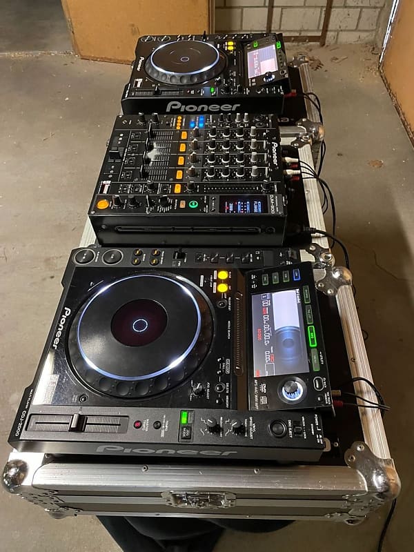 Pioneer CDJ2000 & DJM 800 DJ Set mit Case