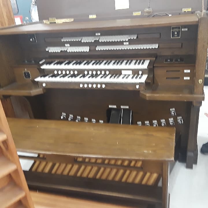 Allen church shop organs