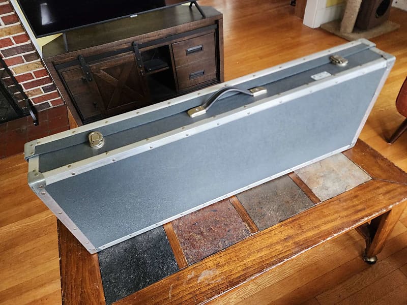 Hybrid Poly guitar/keyboard case '80s gray Reverb