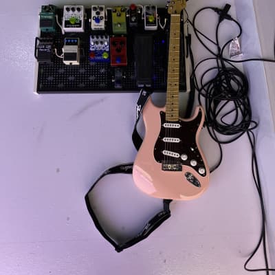 Fender Player Stratocaster with Maple Fretboard 2019 - 2021 Shell Pink image 3