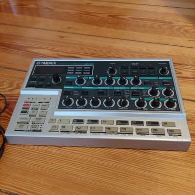 Yamaha DX200 Groovebo DX7-Engine FM Synthesizer