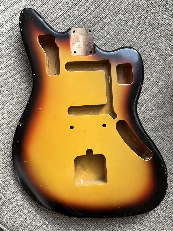 Fender Jaguar 3-Color Sunburst 【1965年製】｜平野楽器