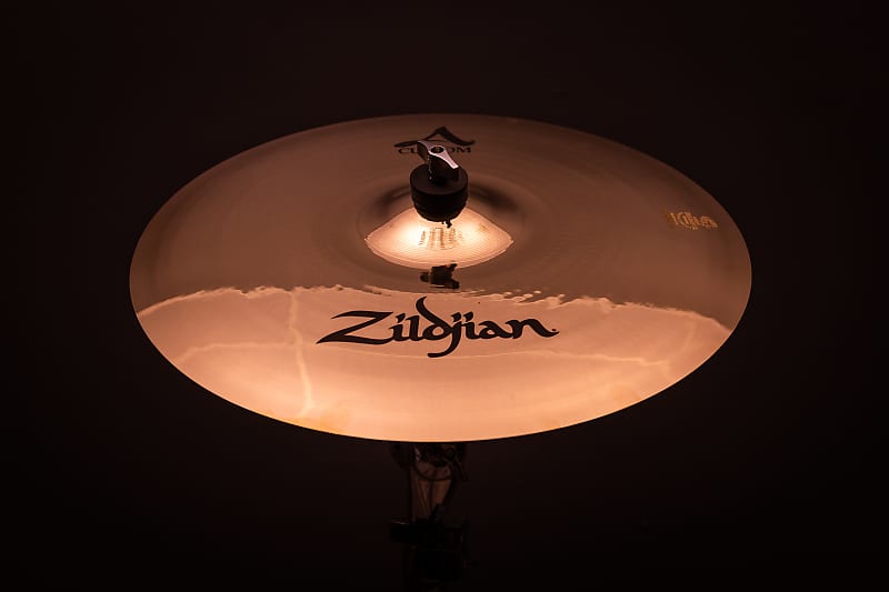 Zildjian 16" A Custom Crash image 1