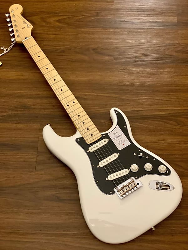 Fender Japan Hybrid II Stratocaster with Maple FB in Arctic White